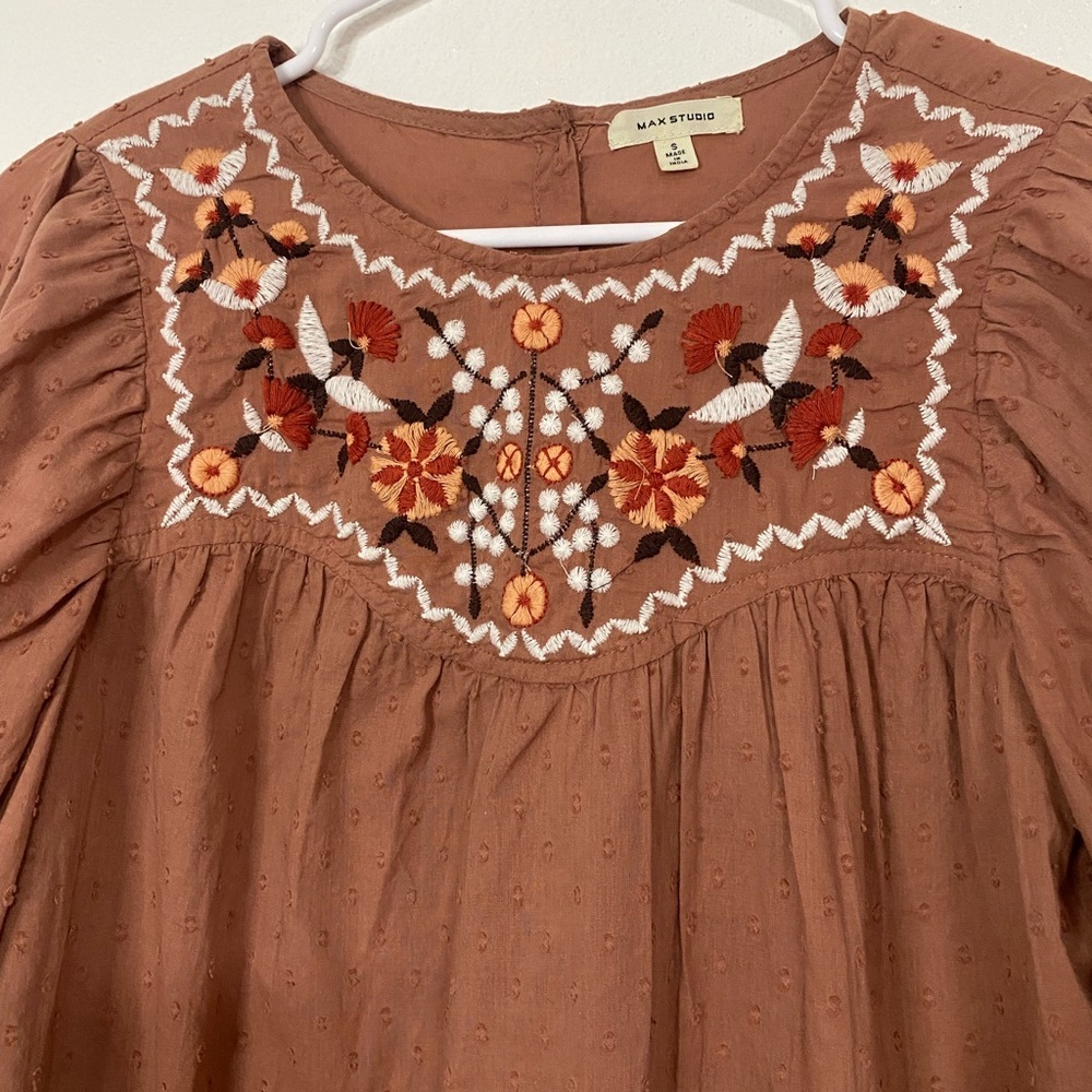 Max Studio Rust Embroidered Blouse - Picture 3 of 11
